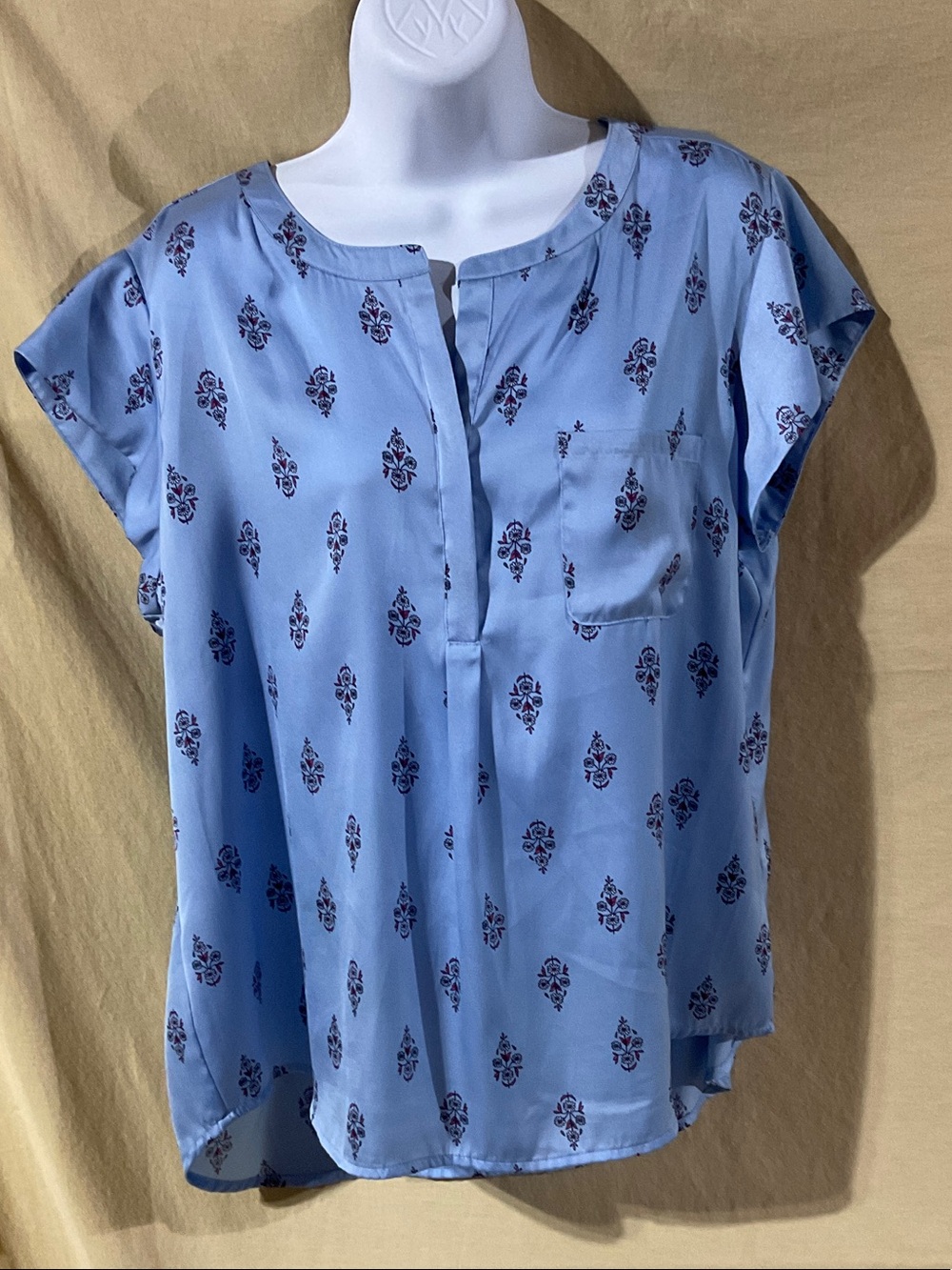 Liz Claiborne Size XL Light Blue Printed Cap Sleeve Blouse